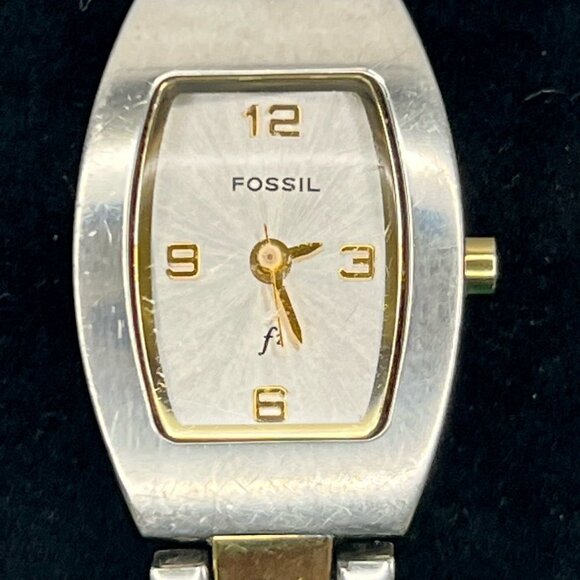 FOSSIL Ladies Petite Silver Tone Watch - Picture 2 of 8